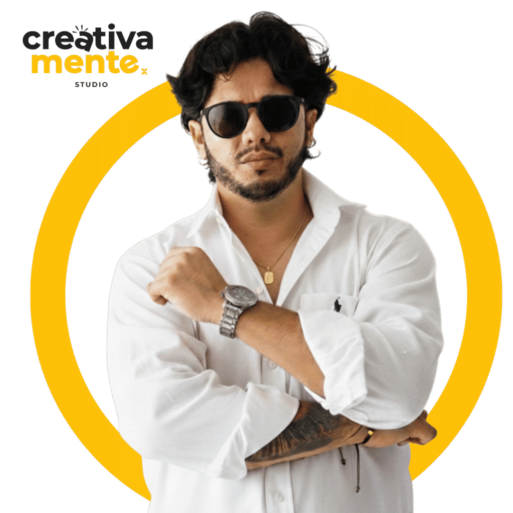 Director Creativo de Creativamente Studio especializado en branding y diseño web